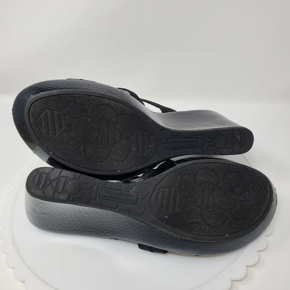 White Mountain Quinlan Wedge Heel Slip On Sandals Black Elastic Straps Size 8.5 - Picture 6 of 8
